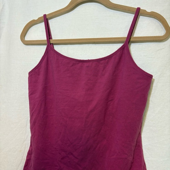 Maurice’s Cranberry Red Tank Top Built-In Bra EUC Woman’s Medium M Holiday Layer - Picture 1 of 7